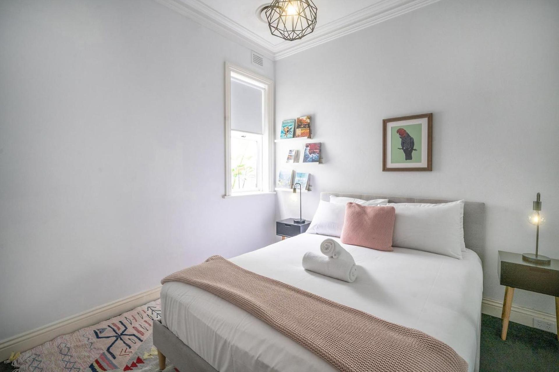 Cozy 3br W Relaxing Outdoor In Prime Location Sydney