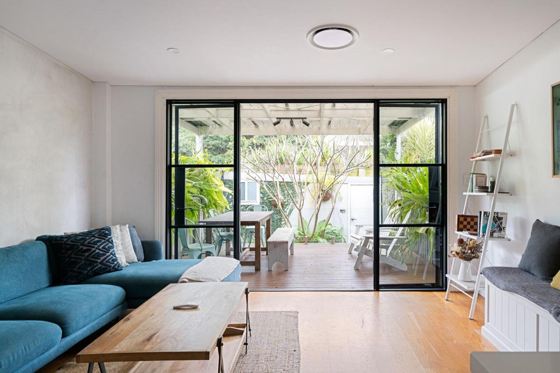 Cozy 3br W Relaxing Outdoor In Prime Location Homestay Sydney